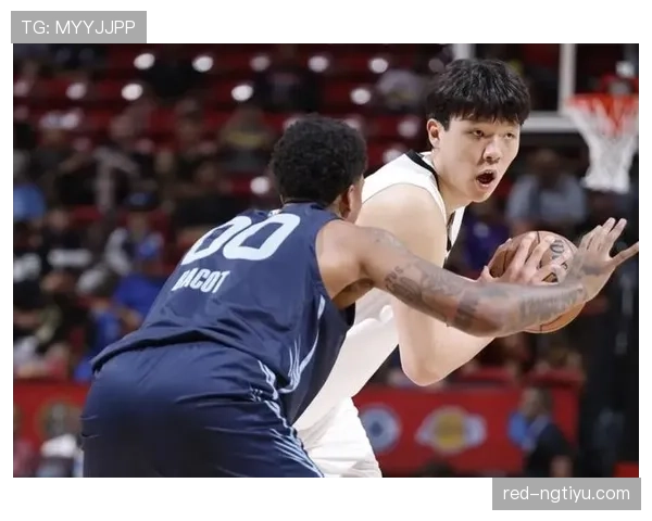 杨瀚森挡拆后无球切入如库里回撤，拉开空间三分更稳